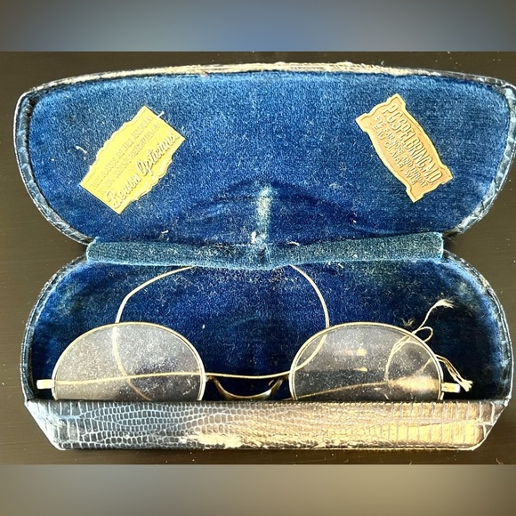ANTIQUE SPECTACLES GOLD COLORED WIRE FRAME & CASE - Picture 3 of 8